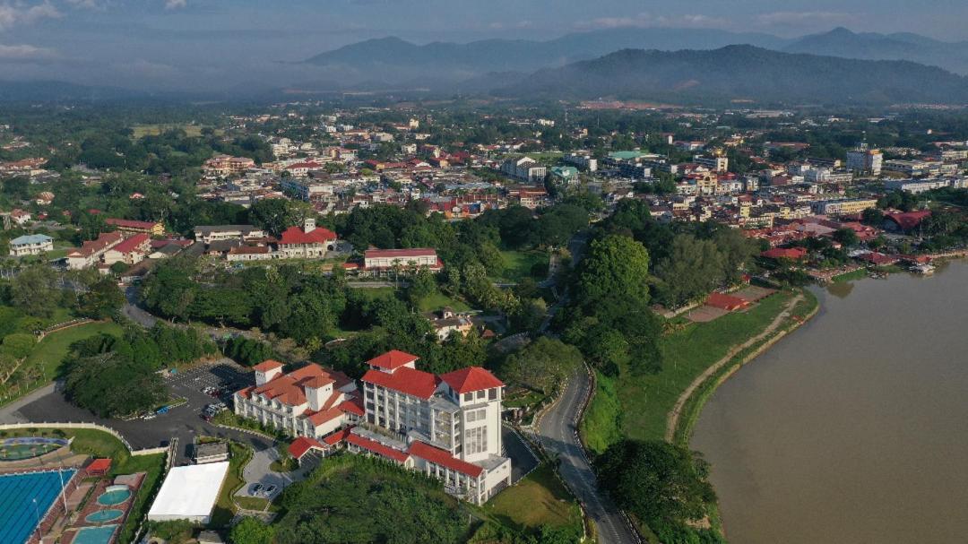 Hotel Casuarina@Kuala Kangsar Buitenkant foto